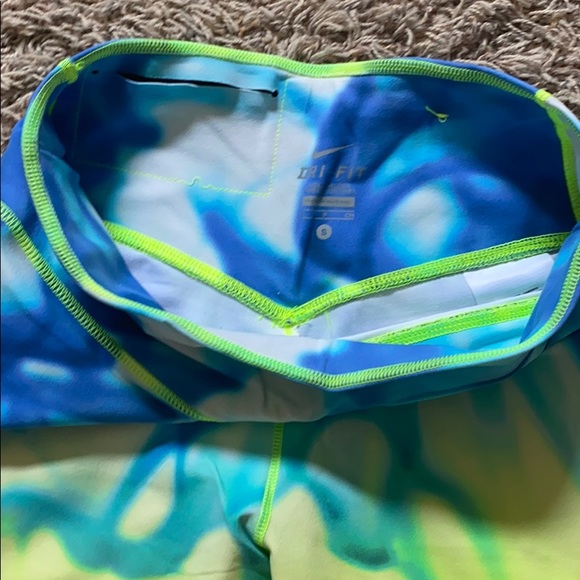 Nike leggings - Picture 2 of 3